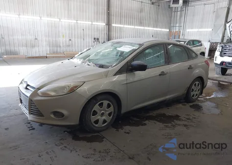 2014 Ford Focus S z USA, uszkodzony, nr VIN 1FADP3E20EL363192